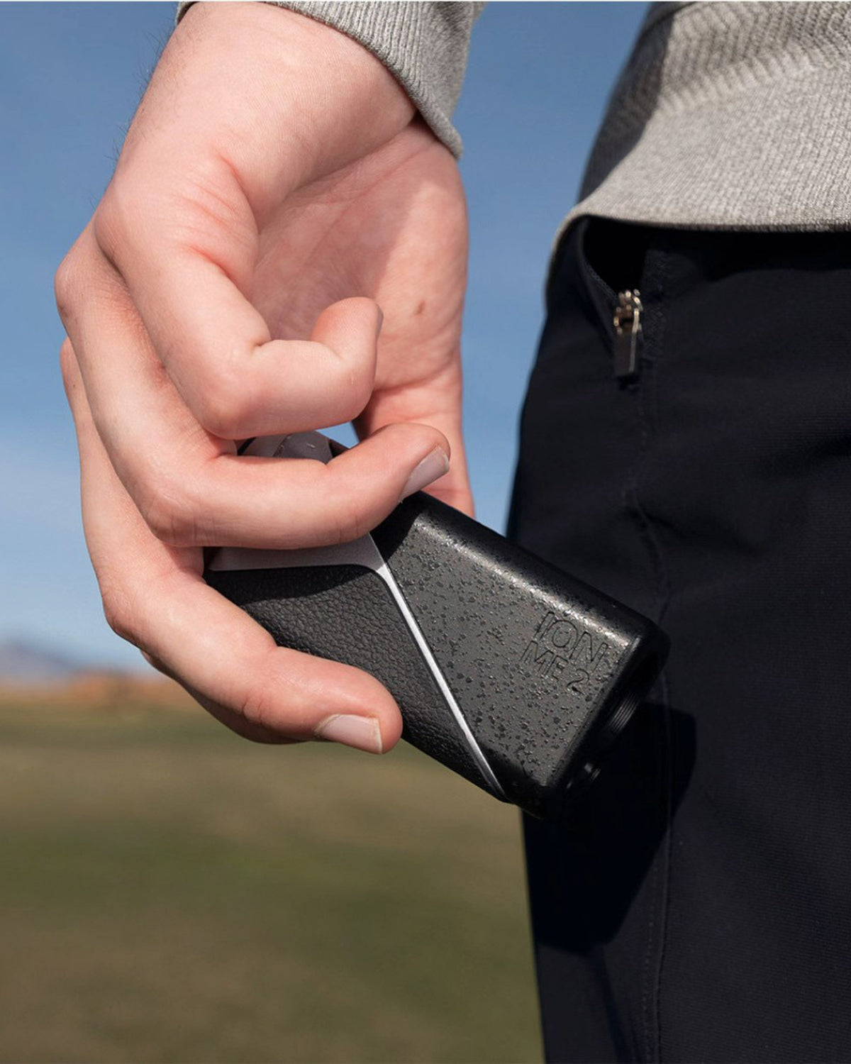 [MILESEEY マイルシー] ゴルフ レーザー距離計 0.1秒高速測定 OLEDディスプレイ スロープ機能 競技対応 IP65防水 軽量 2025年モデル